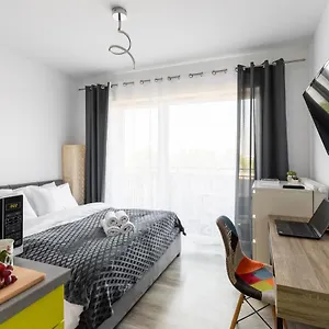 P&o Serviced - Dionizosa Apartament